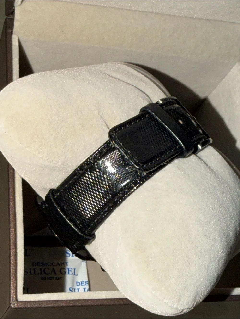 Gucci Black Dial Men's Chronograph Watch with Green Accents in original box NWT
